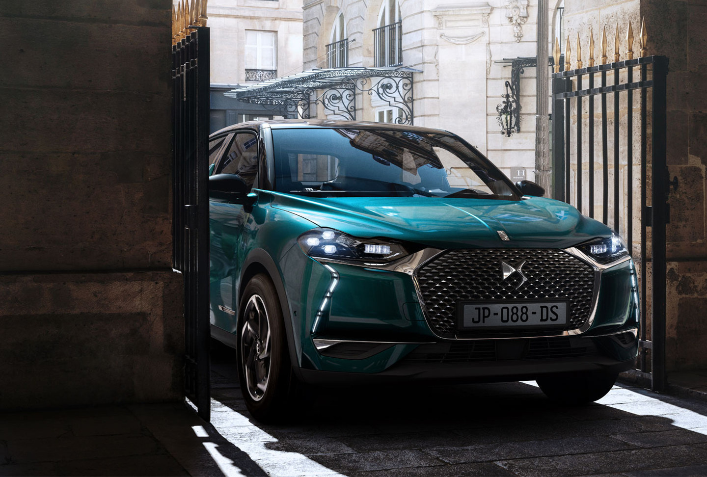 DS AUTOMOBILES待望の新型車