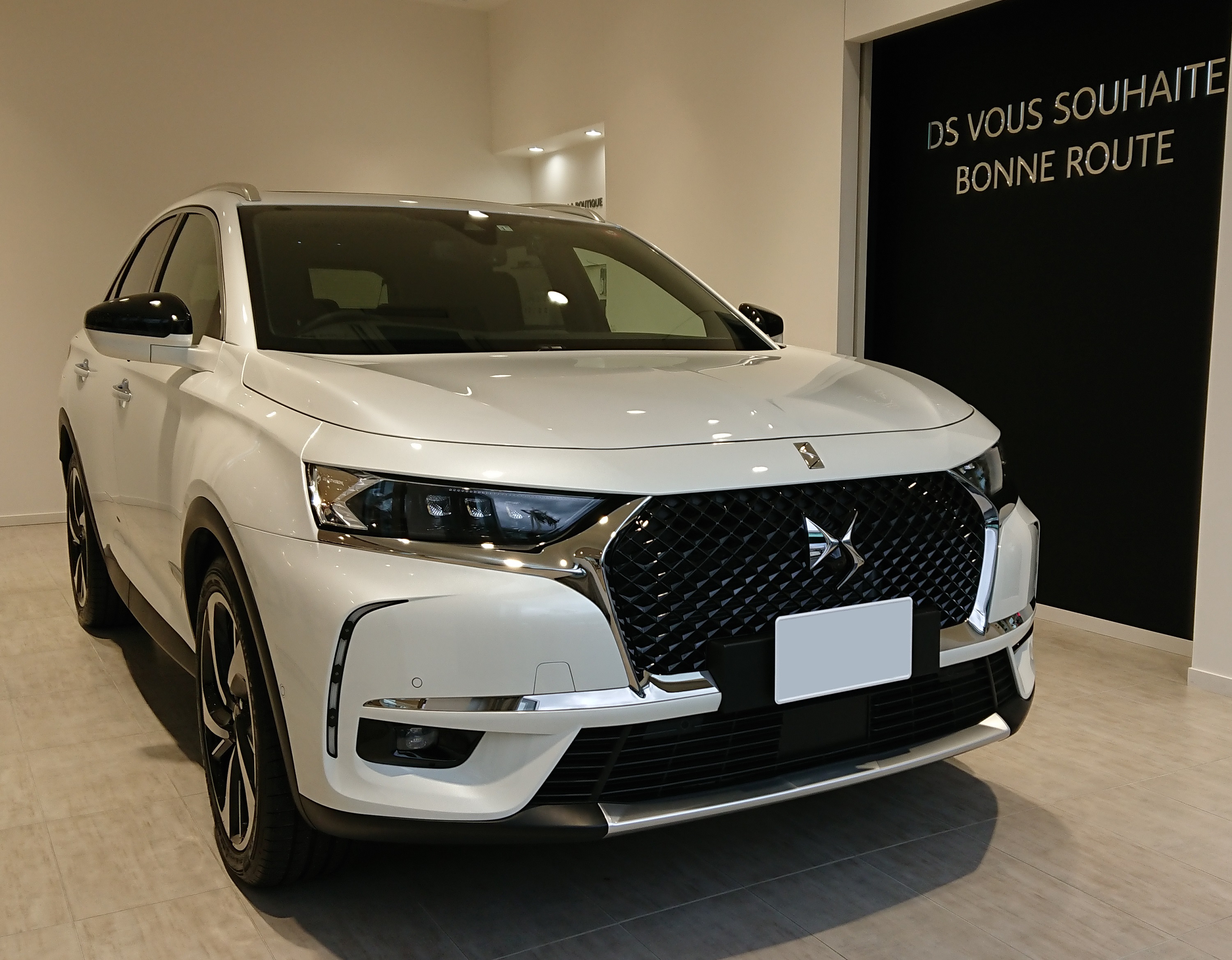 DS7 Grand Chic BlueHDi ご納車です。