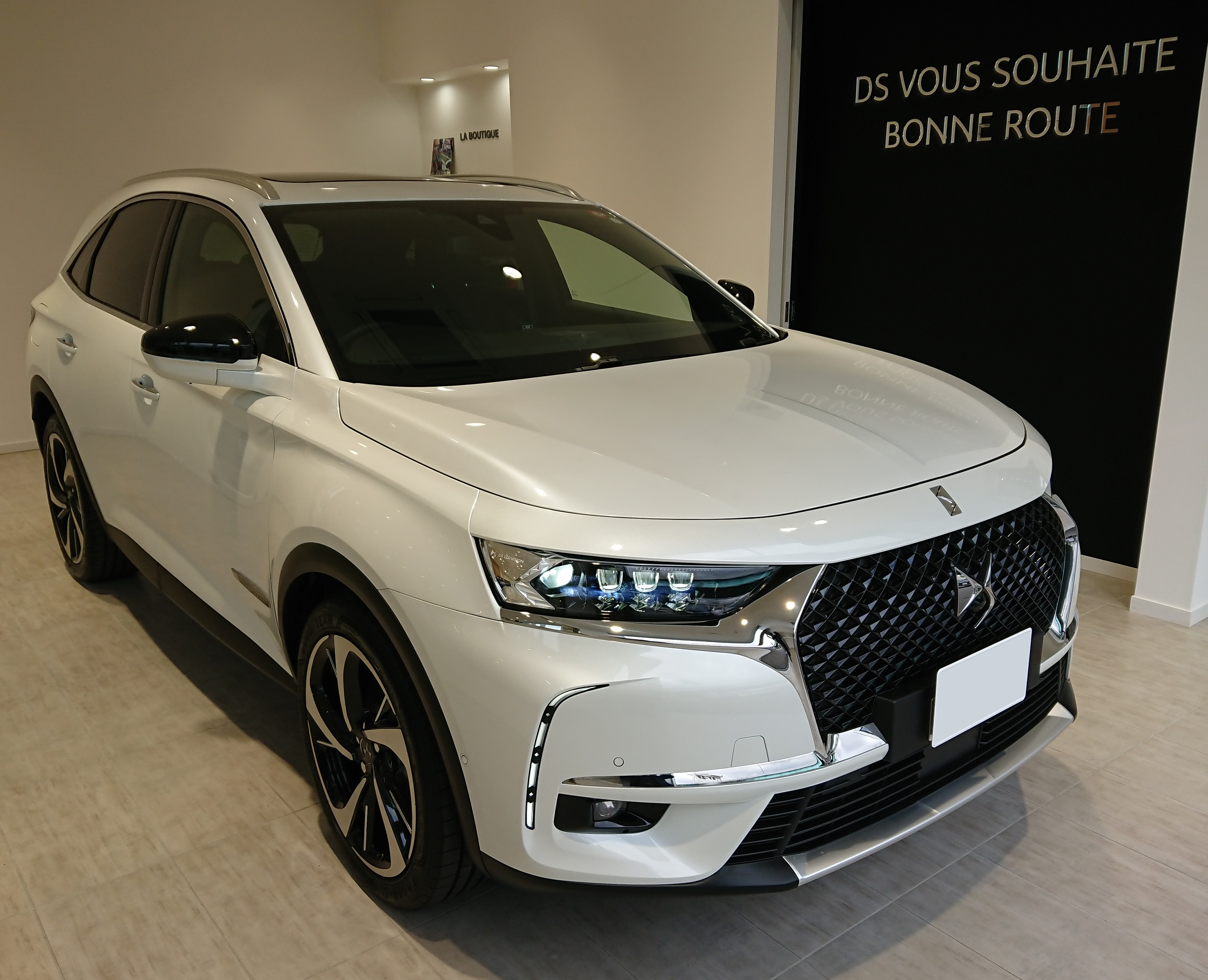 DS7 Grand Chic BlueHDi ご納車です。