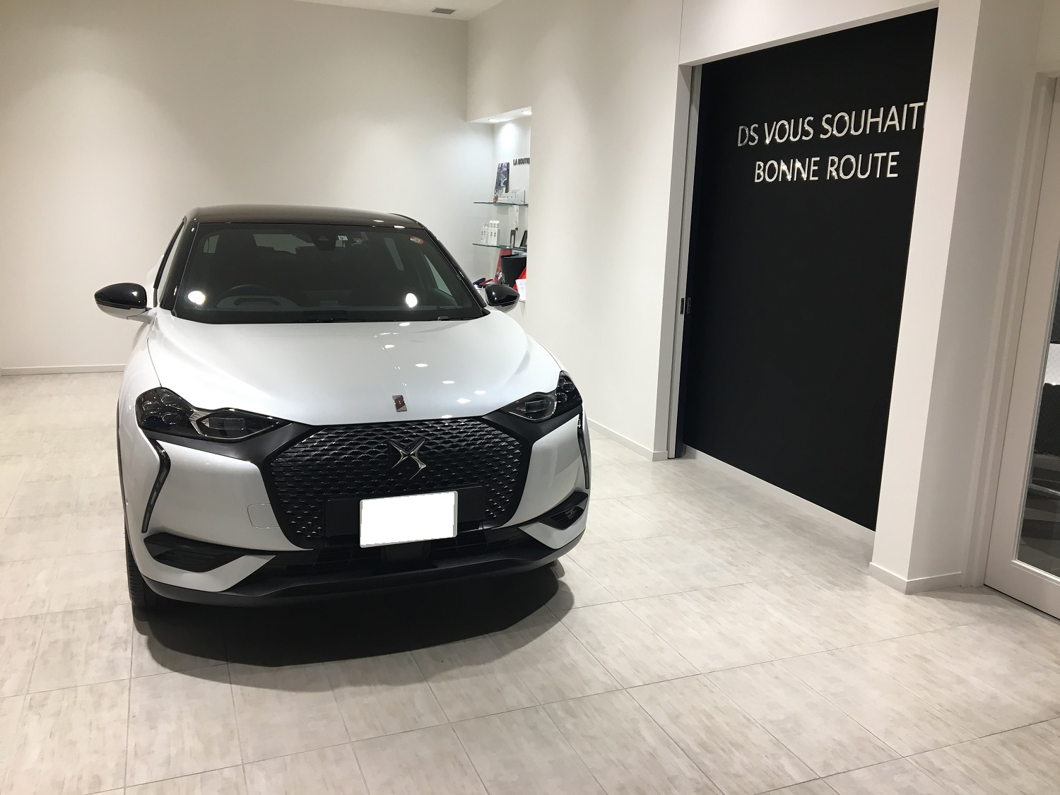 DS3 CROSSBACK LA PREMIEREご納車です