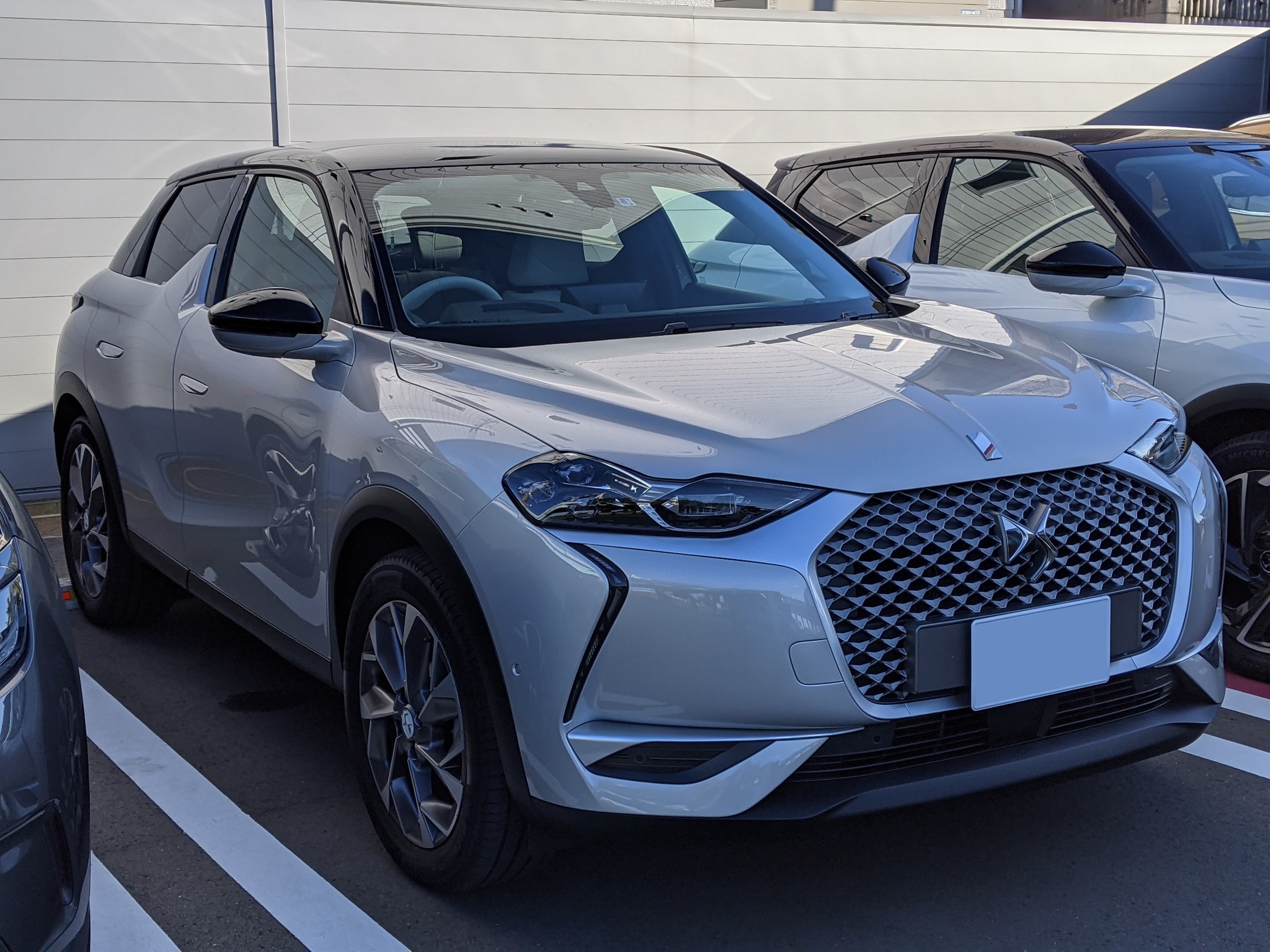 DS3 CROSSBACK E-TENSE 週末来ます。