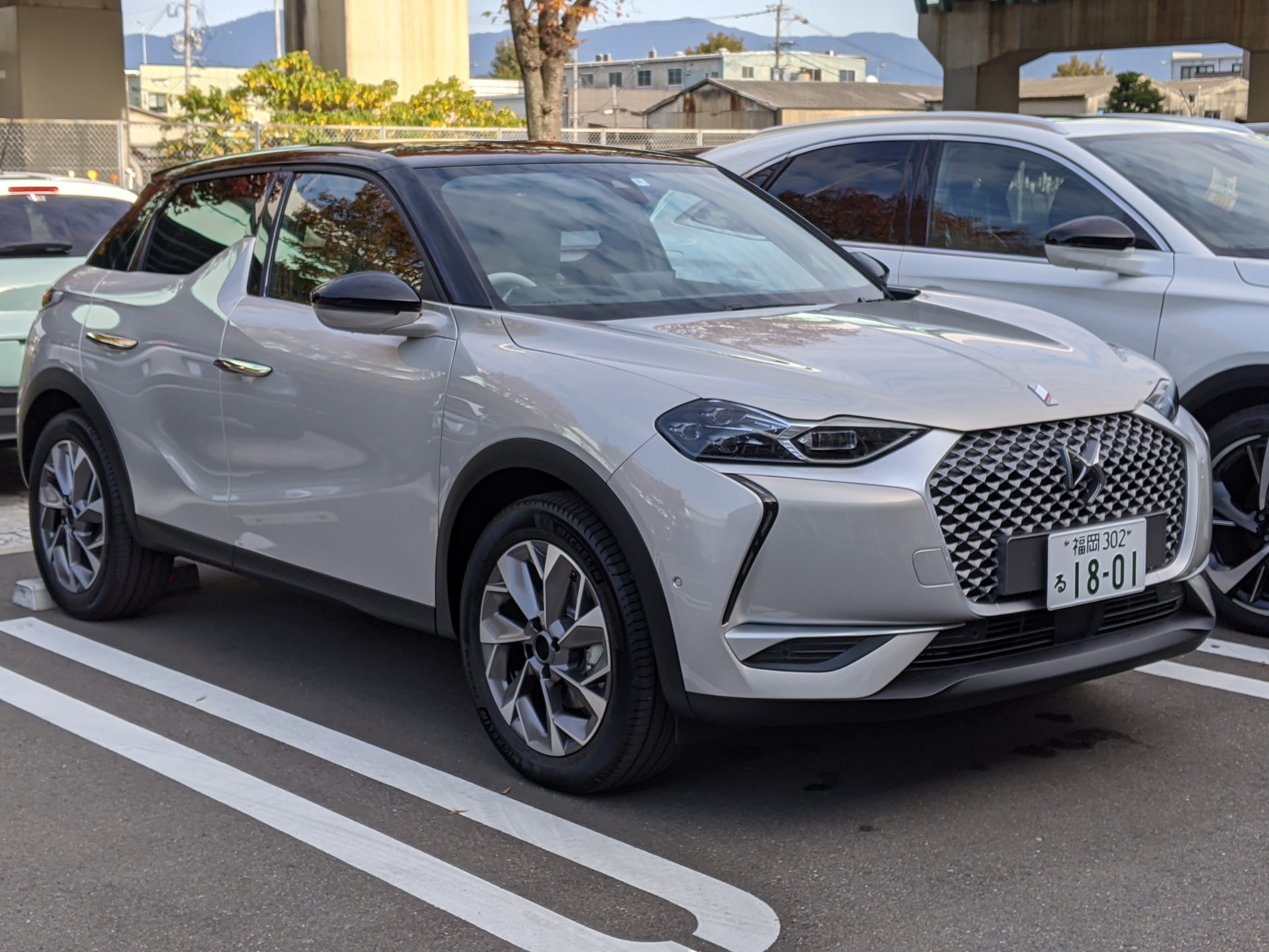 DS3 CROSSBACK E-TENSE到着いたしました。