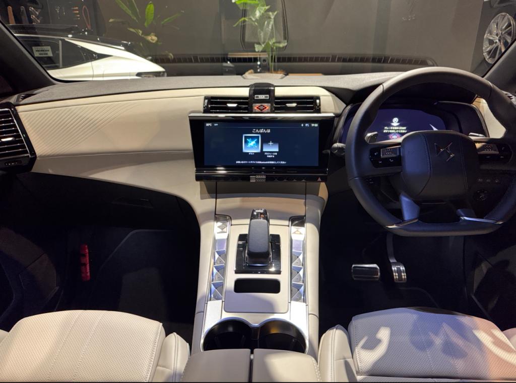 DS7 ETOILE PLUG-IN HYBRID インテリア